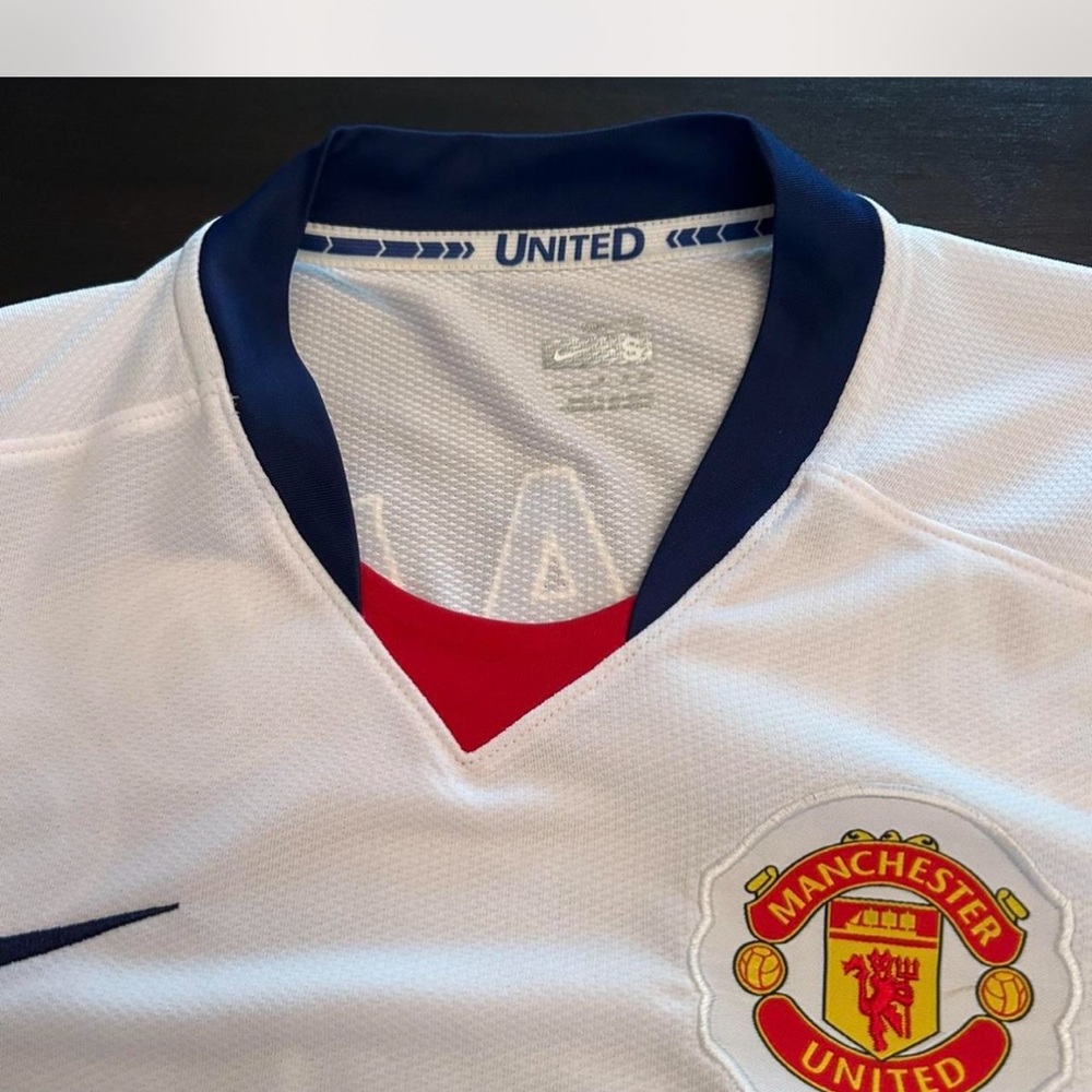 Manchester United Ronaldo Jersey View 3
